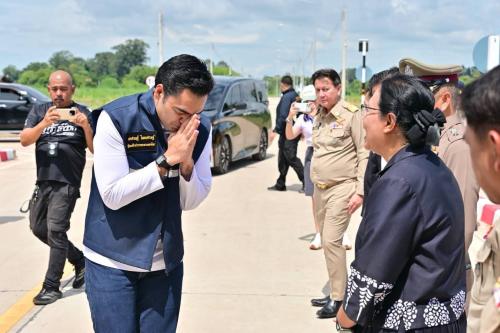 ผู้ตรวจราชการกรมการพัฒนาชุมชน (นางสาววริศรา โสภาค) ร่วมพิธีเปิดถนนและมอบเกียรติบัตรโครงการจัดรูปที่ดินเพื่อพัฒนาพื้นที่จังหวัดกำแพงเพชร วันที่ 24 กันยายน 2569